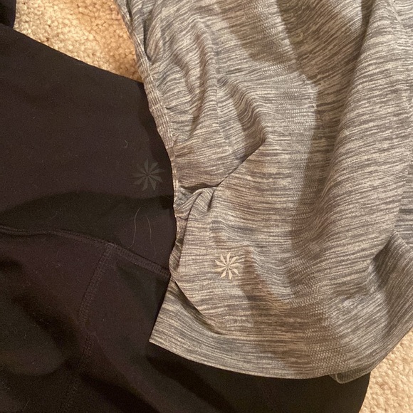 It’s an athleta bundle.The red pants have pockets,clothing:great condition. - Picture 4 of 4